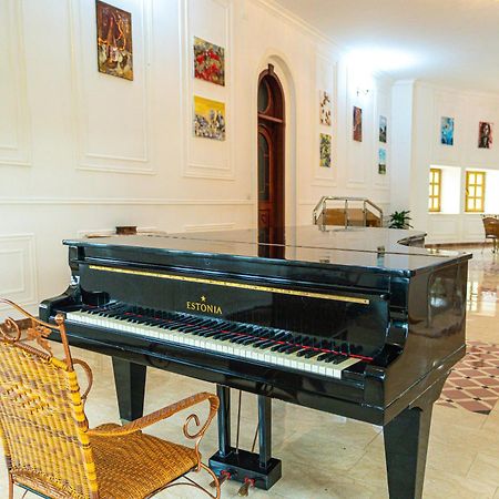 Chabiant Guesthouse Chateau Monolit Ikinci Yeniyol エクステリア 写真