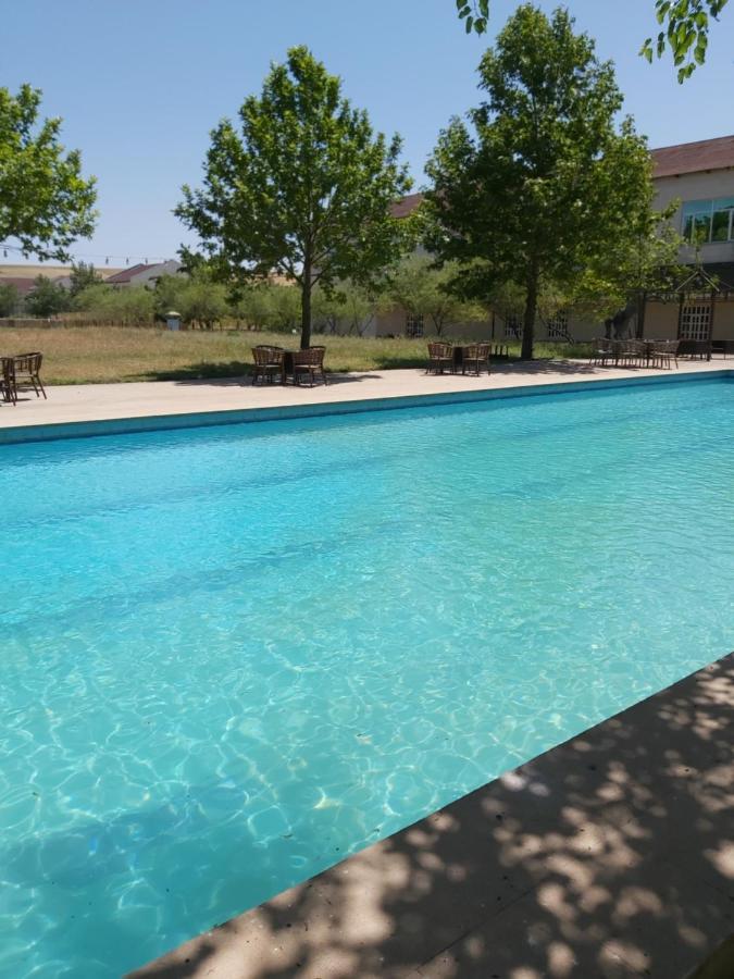 Chabiant Guesthouse Chateau Monolit Ikinci Yeniyol エクステリア 写真