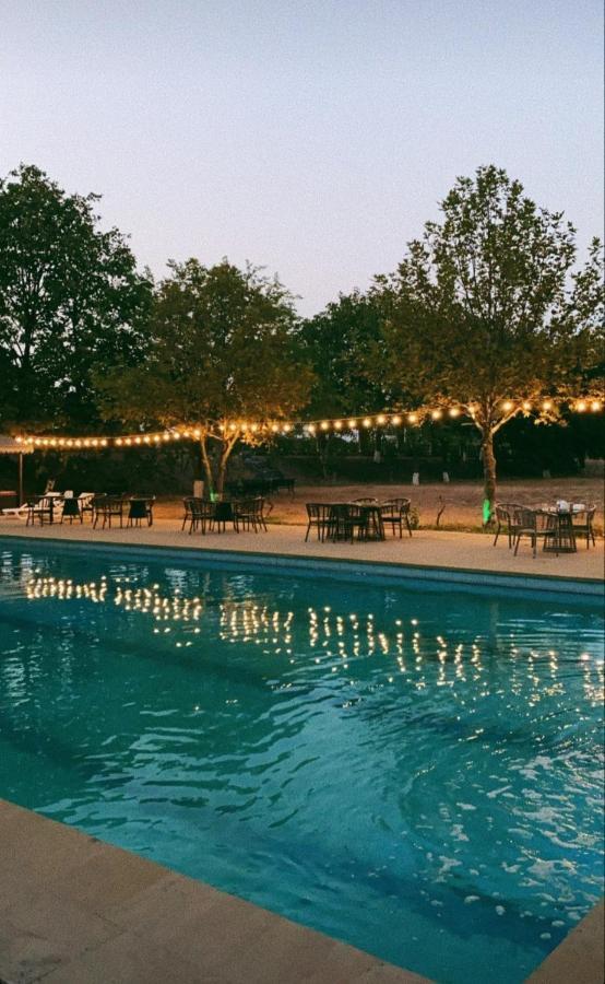 Chabiant Guesthouse Chateau Monolit Ikinci Yeniyol エクステリア 写真