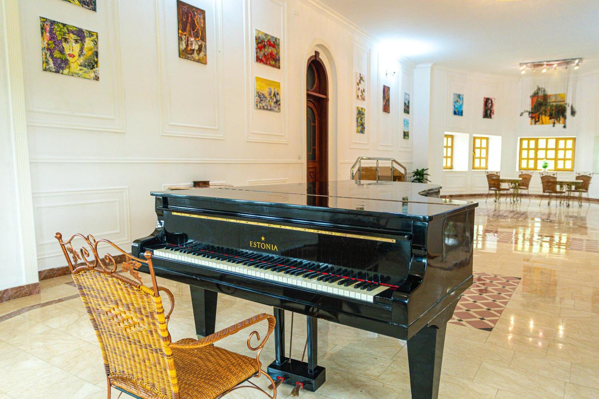 Chabiant Guesthouse Chateau Monolit Ikinci Yeniyol エクステリア 写真