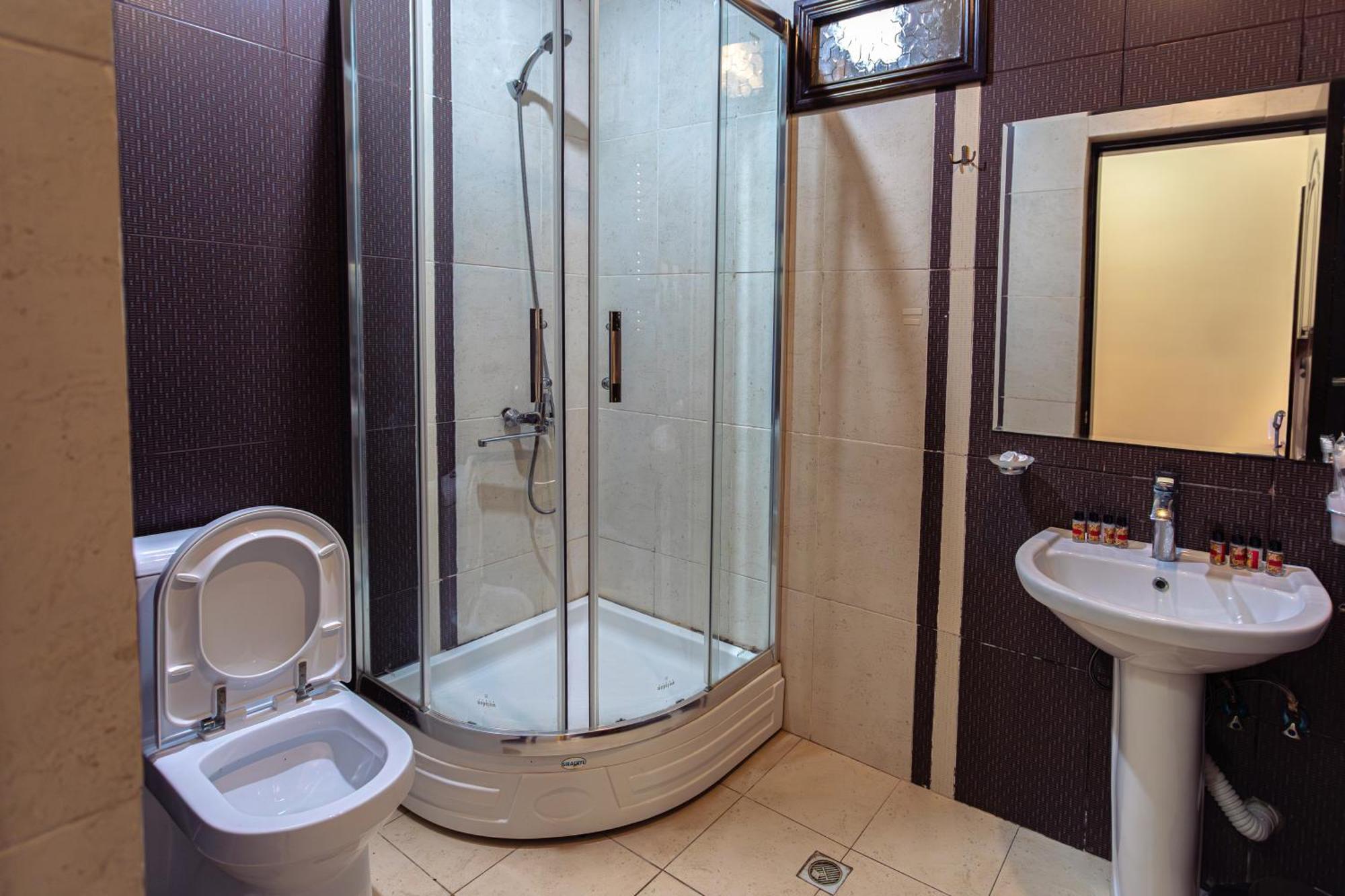 Chabiant Guesthouse Chateau Monolit Ikinci Yeniyol エクステリア 写真