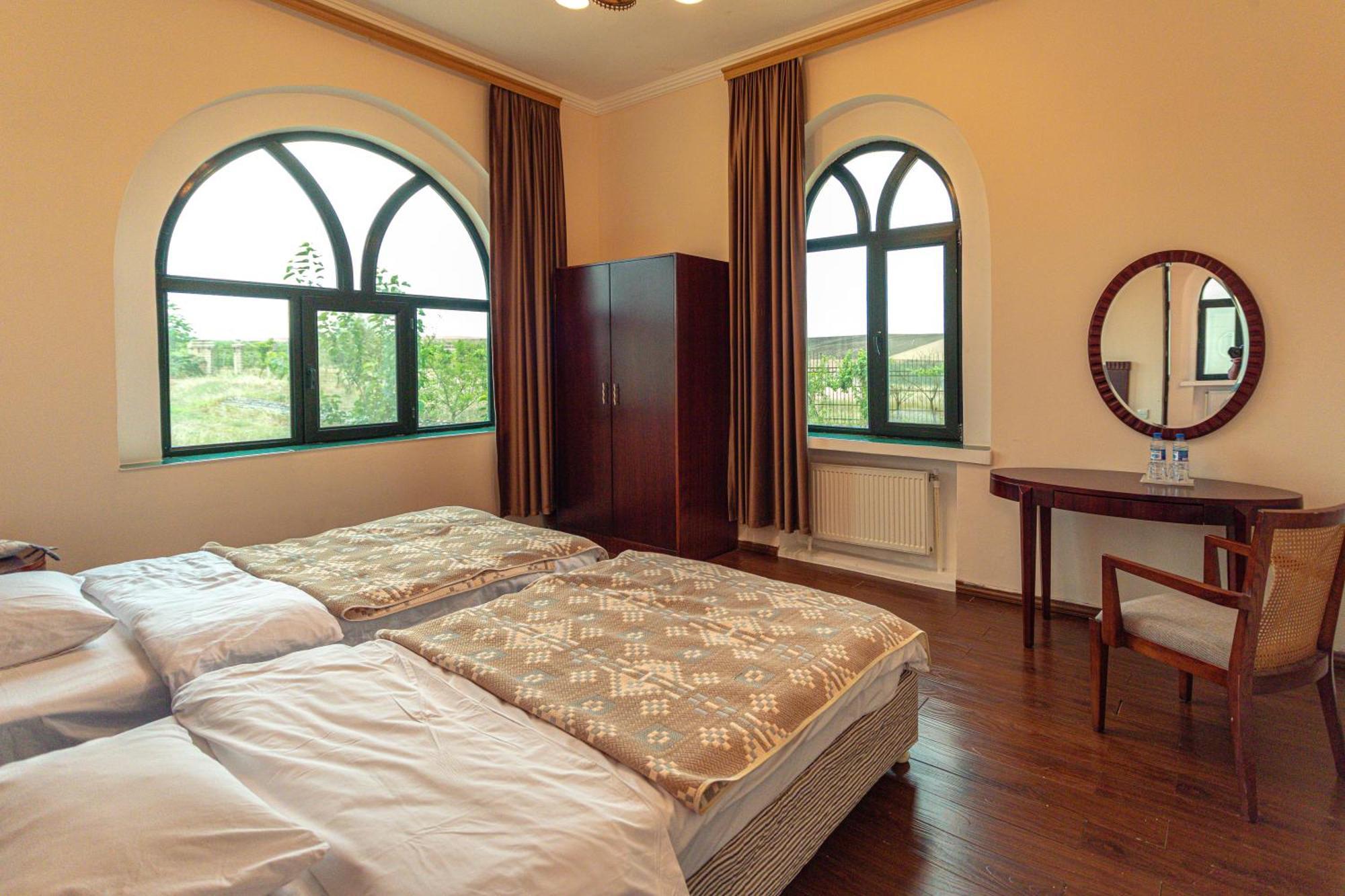 Chabiant Guesthouse Chateau Monolit Ikinci Yeniyol エクステリア 写真