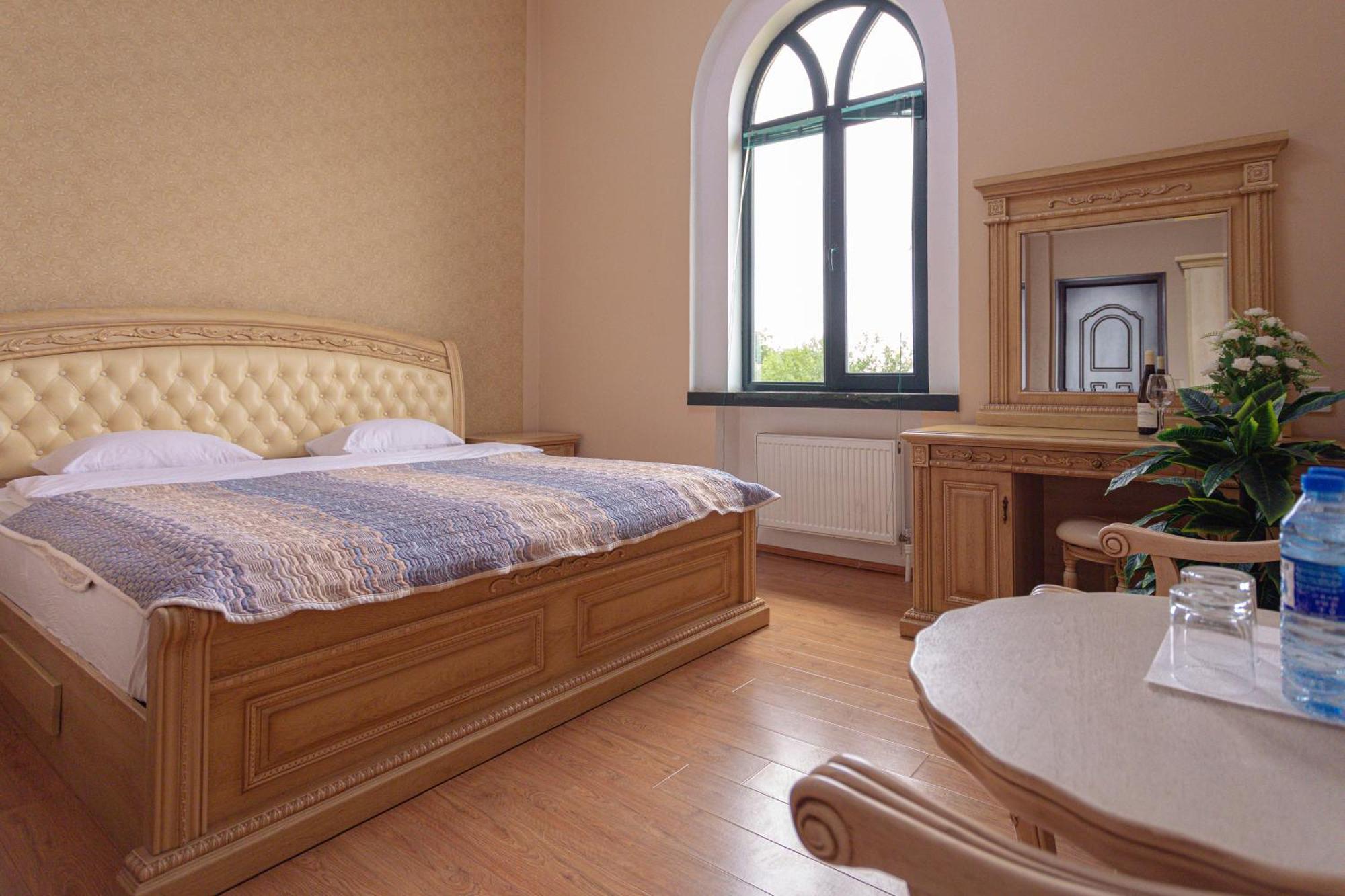 Chabiant Guesthouse Chateau Monolit Ikinci Yeniyol エクステリア 写真